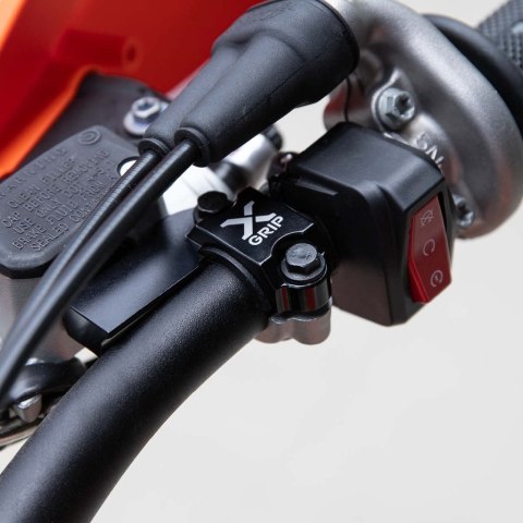 X-GRIP OSŁONA OBEJMA / WZMOCNIENIE HAMULCA BREMBO OD 2014 ROKU: BETA,KTM, HUSQVARNA,SHERCO KOLOR CZARNY