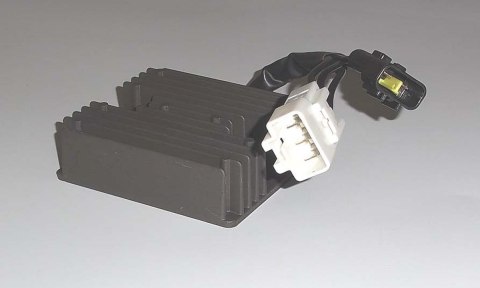 TOURMAX REGULATOR NAPIĘCIA SUZUKI AM 650 BURGMAN '03-'10, VZ 1500 INTRUDER '09-'10, VLR/VZR 1800 '06-'11 (OEM: 32800-10G20) (MAD TOURMAX