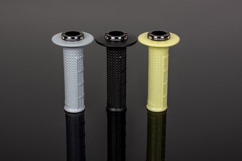 RENTHAL MANETKI MX R-WORKS LOCK-ON ULTRATACKY (HALF WAFFLE) KOLOR CZARNY RENTHAL