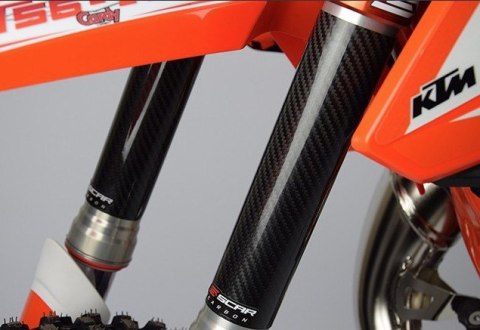 SCAR RACING SAMOPRZYLEPNE OSŁONY GOLENI LAG TELESKOPÓW CARBON WYMIARY 220X45MM (MAŁE MOTOCYKLE) SCAR