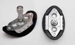 M.C. TRZYMAK OPONY 1,85 (ERGAL) Z NAKRĘTKĄ ALUMINIOWĄ NITOWANY