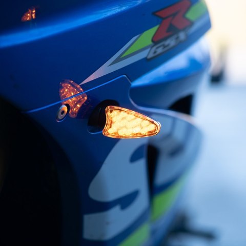 OXFORD KIERUNKOWSKAZY LED (CE) ARROW - PARA KOLOR CZARNY, MOCOWANIE KRÓTKIE (OPORNIKI W ZESTAWIE)