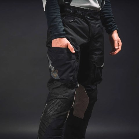 LEATT NOWOŚĆ SPODNIE ADV FLOWTOUR 7.5 STEALTH KOLOR CZARNY ROZMIAR XXL