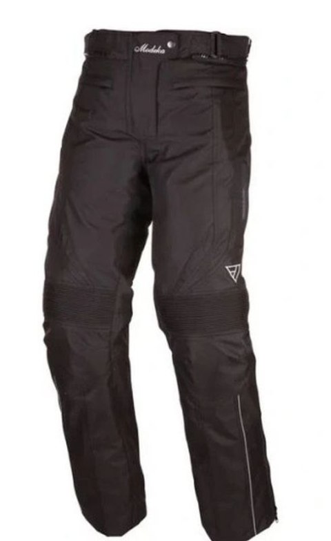 MODEKA PROMOCJA (2018-2022) SPODNIE JANIKA LADY KOLOR CZARNY ROZMIAR 40